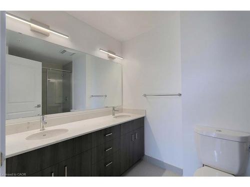 910-15 Glebe Street, Waterloo, ON - Indoor Photo Showing Bathroom