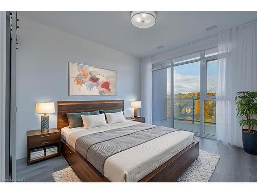 910-15 Glebe Street, Waterloo, ON - Indoor Photo Showing Bedroom
