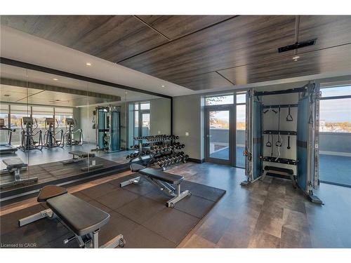 910-15 Glebe Street, Waterloo, ON - Indoor Photo Showing Gym Room