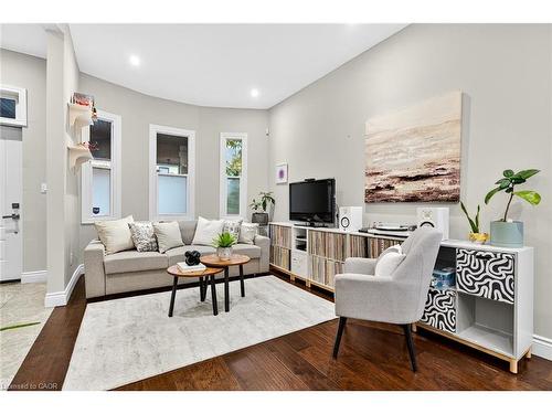 36 Ashley Street, Hamilton, ON - Indoor Photo Showing Living Room
