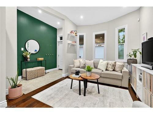 36 Ashley Street, Hamilton, ON - Indoor Photo Showing Living Room