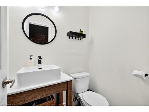 36 Ashley Street, Hamilton, ON - Indoor Photo Showing Bathroom