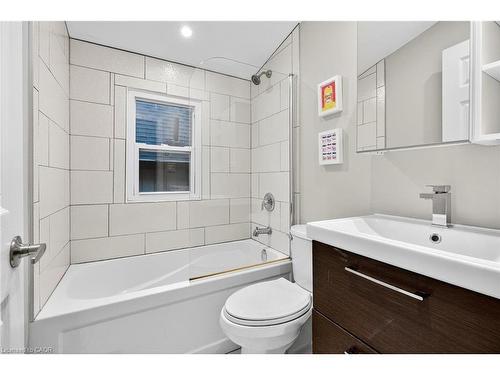 36 Ashley Street, Hamilton, ON - Indoor Photo Showing Bathroom