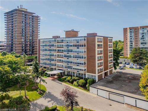 603-45 Westmount Road N, Waterloo, ON - Outdoor With Facade