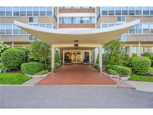 603-45 Westmount Road N, Waterloo, ON - Outdoor