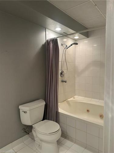 603-45 Westmount Road N, Waterloo, ON - Indoor Photo Showing Bathroom