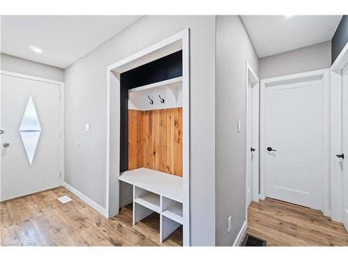 90 Rainbow Drive, Hamilton, ON - Indoor Photo Showing Other Room