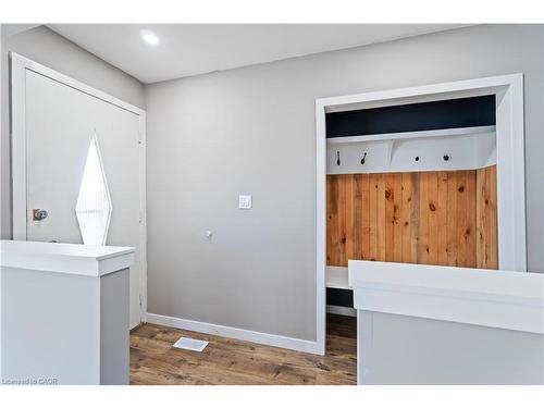 90 Rainbow Drive, Hamilton, ON - Indoor