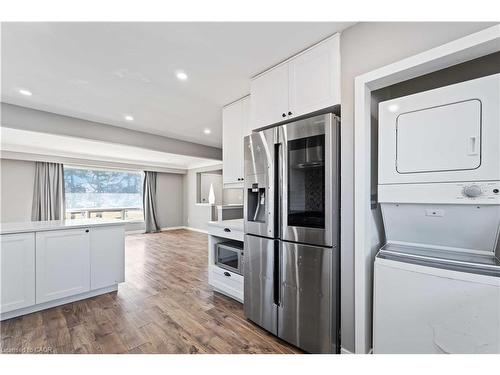90 Rainbow Drive, Hamilton, ON - Indoor Photo Showing Laundry Room