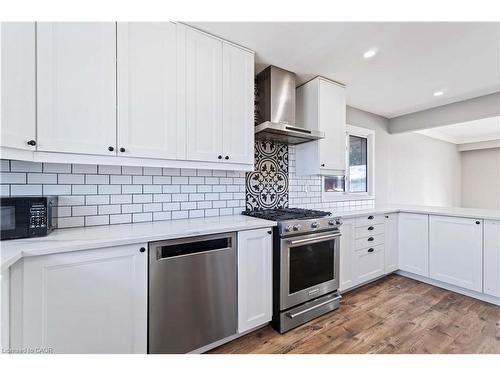 90 Rainbow Drive, Hamilton, ON - Indoor Photo Showing Kitchen With Upgraded Kitchen