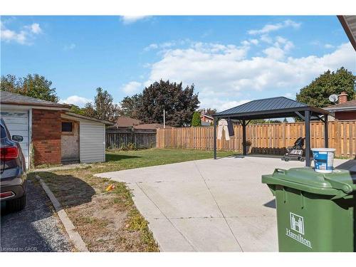 90 Rainbow Drive, Hamilton, ON - Outdoor