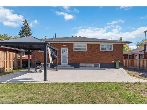 90 Rainbow Drive, Hamilton, ON - Outdoor