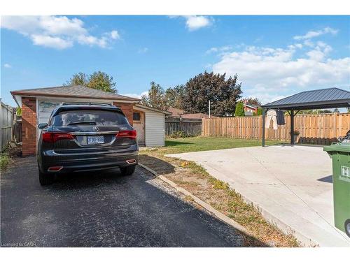 90 Rainbow Drive, Hamilton, ON - Outdoor