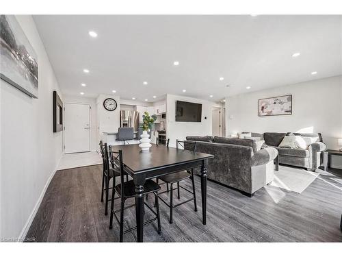 208-276 Eiwo Court, Waterloo, ON - Indoor