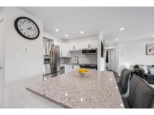 208-276 Eiwo Court, Waterloo, ON - Indoor Photo Showing Kitchen