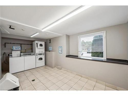 208-276 Eiwo Court, Waterloo, ON - Indoor Photo Showing Laundry Room