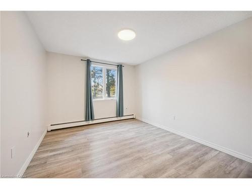 210-279 Chandler Drive, Kitchener, ON - Indoor Photo Showing Other Room