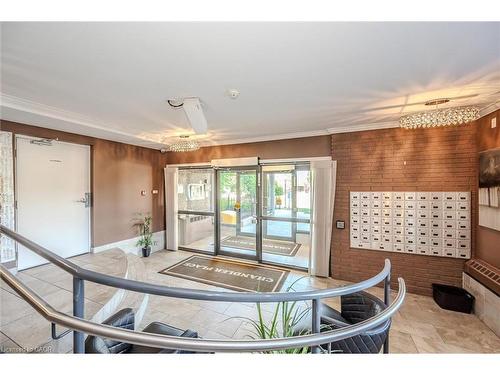 210-279 Chandler Drive, Kitchener, ON - Indoor Photo Showing Other Room