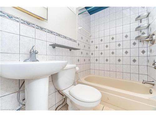 163 Connaught Avenue N, Hamilton, ON - Indoor Photo Showing Bathroom