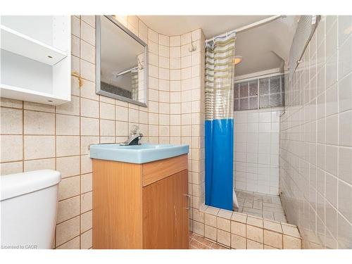 163 Connaught Avenue N, Hamilton, ON - Indoor Photo Showing Bathroom