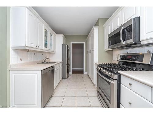 25 Sora Drive, Mississauga, ON - Indoor Photo Showing Kitchen