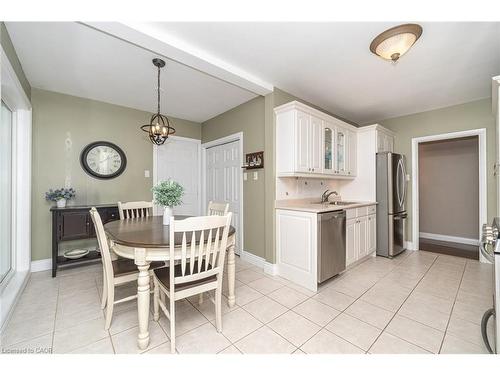 25 Sora Drive, Mississauga, ON - Indoor Photo Showing Other Room