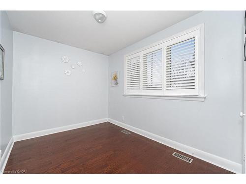 25 Sora Drive, Mississauga, ON - Indoor Photo Showing Other Room