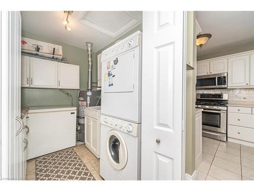 25 Sora Drive, Mississauga, ON - Indoor Photo Showing Laundry Room