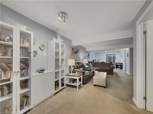 15-566 Southridge Drive, Hamilton, ON - Indoor Photo Showing Other Room