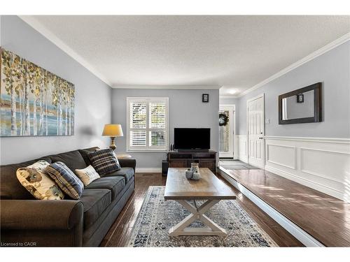 2203 Hunt Crescent, Burlington, ON - Indoor Photo Showing Living Room