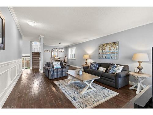 2203 Hunt Crescent, Burlington, ON - Indoor Photo Showing Living Room