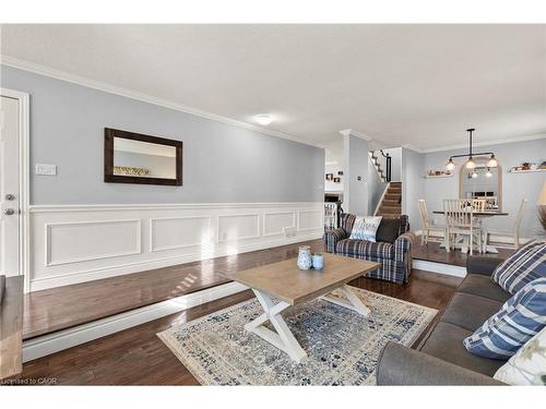 2203 Hunt Crescent, Burlington, ON - Indoor Photo Showing Living Room