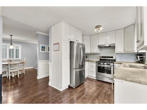 2203 Hunt Crescent, Burlington, ON - Indoor Photo Showing Kitchen With Stainless Steel Kitchen With Double Sink
