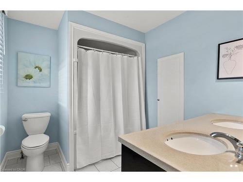 2203 Hunt Crescent, Burlington, ON - Indoor Photo Showing Bathroom