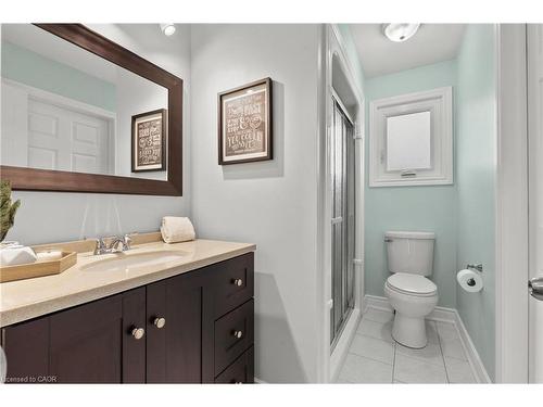 2203 Hunt Crescent, Burlington, ON - Indoor Photo Showing Bathroom
