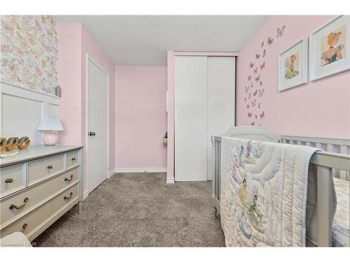 2203 Hunt Crescent, Burlington, ON - Indoor Photo Showing Other Room