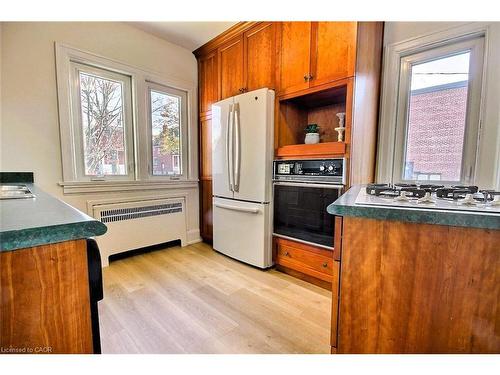 324 Wellington Street N, Kitchener, ON - Indoor Photo Showing Kitchen
