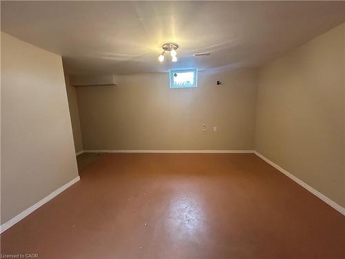 3 Booty Lane, Cambridge, ON - Indoor