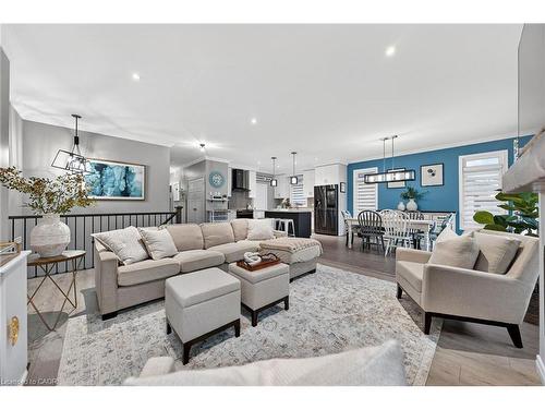 57 Cutting Drive, Elora, ON - Indoor Photo Showing Living Room