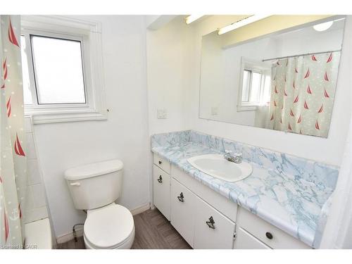56 Kinrade Avenue, Hamilton, ON - Indoor Photo Showing Bathroom