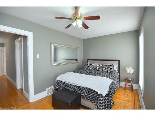 56 Kinrade Avenue, Hamilton, ON - Indoor Photo Showing Bedroom