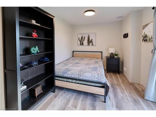 212 Red Clover Court, Kitchener, ON - Indoor Photo Showing Bedroom