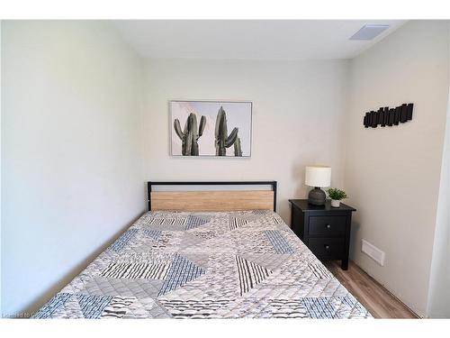 212 Red Clover Court, Kitchener, ON - Indoor Photo Showing Bedroom