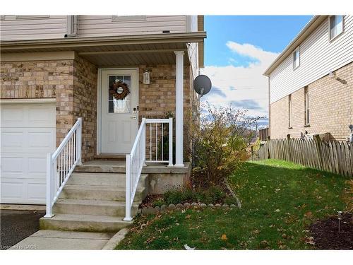 212 Red Clover Court, Kitchener, ON - Outdoor