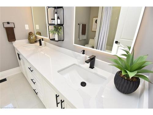 796 Highway 6, Haldimand County, ON - Indoor Photo Showing Bathroom