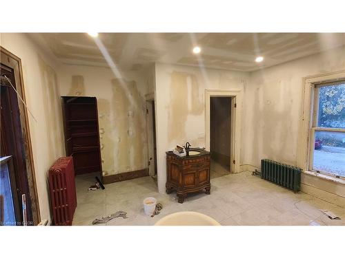 104 Patrick Street E, Wingham, ON - Indoor