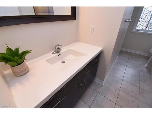 56 Forest Ridge Drive, Waterdown, ON - Indoor Photo Showing Bathroom