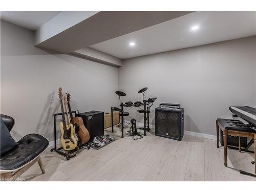 347 Delancey Boulevard, Hamilton, ON - Indoor