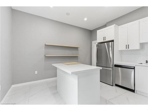 273 Robert Street, Hamilton, ON - Indoor Photo Showing Kitchen