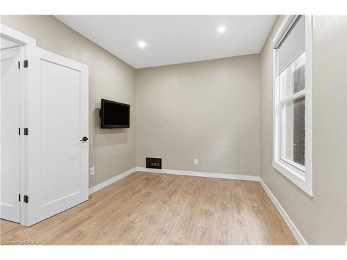 273 Robert Street, Hamilton, ON - Indoor Photo Showing Other Room